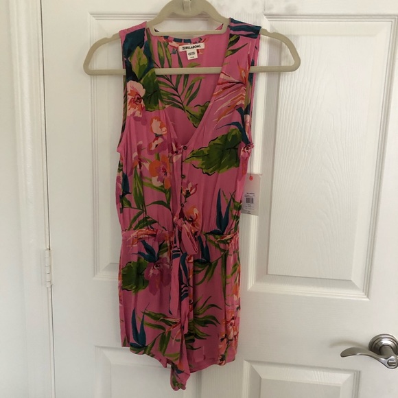 Floral romper - NEVER WORN - Picture 2 of 5
